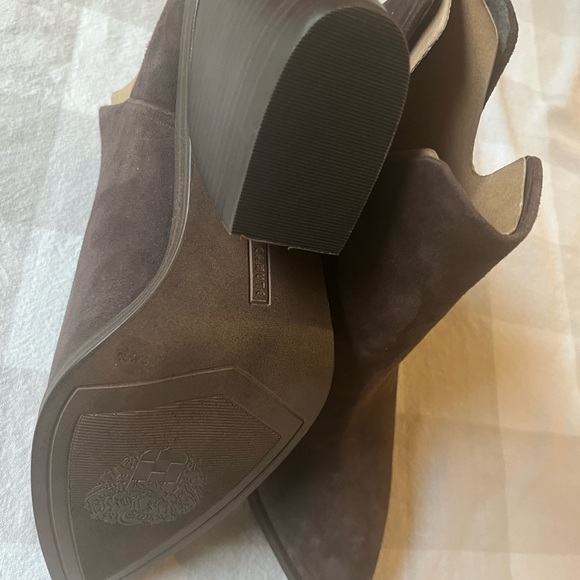 Vince Camuto Gidgeta Bootie 8.5 - Picture 4 of 7
